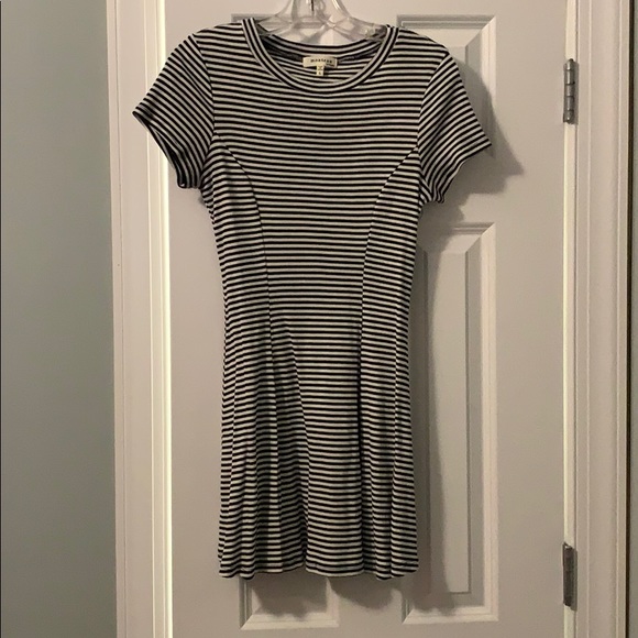 Monteau Dresses & Skirts - Striped Dress!
